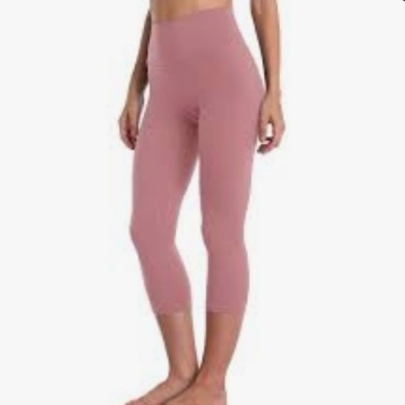 Velocity Women's High Rise Capri Length Leggings - Picture 2 of 13